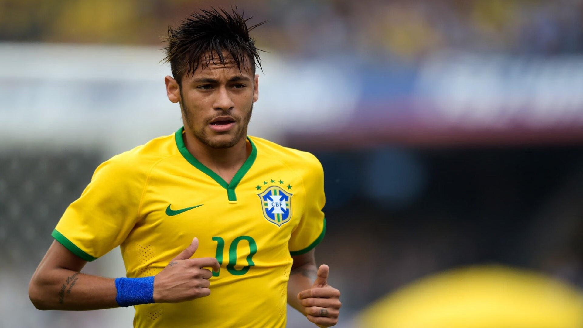 贝林厄姆当选英超最佳年轻球员，表现抢眼，贝尔英超最佳球员